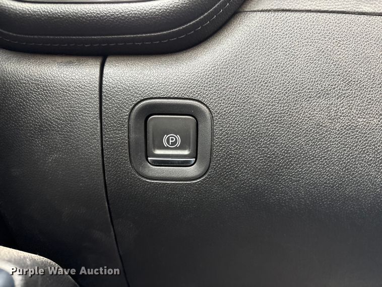 image for item FG2822 2021 Chevrolet Silverado 1500 Crew Cab pickup truck