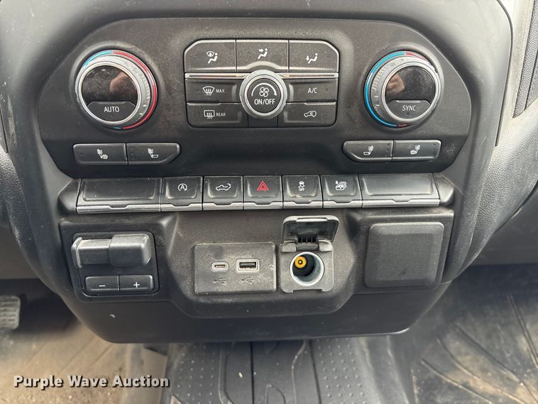 image for item FG2822 2021 Chevrolet Silverado 1500 Crew Cab pickup truck