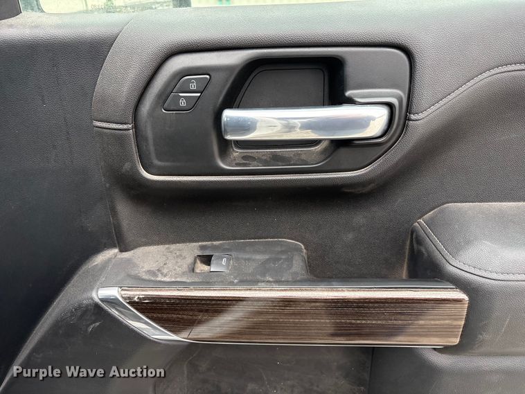 image for item FG2822 2021 Chevrolet Silverado 1500 Crew Cab pickup truck