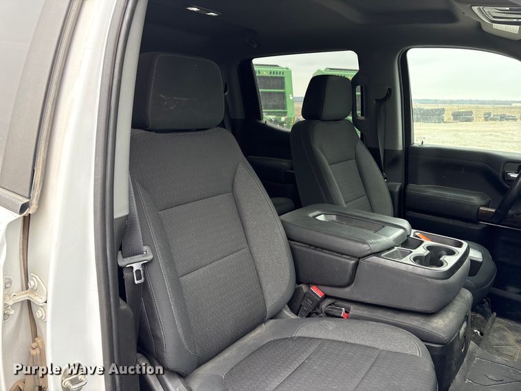 image for item FG2822 2021 Chevrolet Silverado 1500 Crew Cab pickup truck