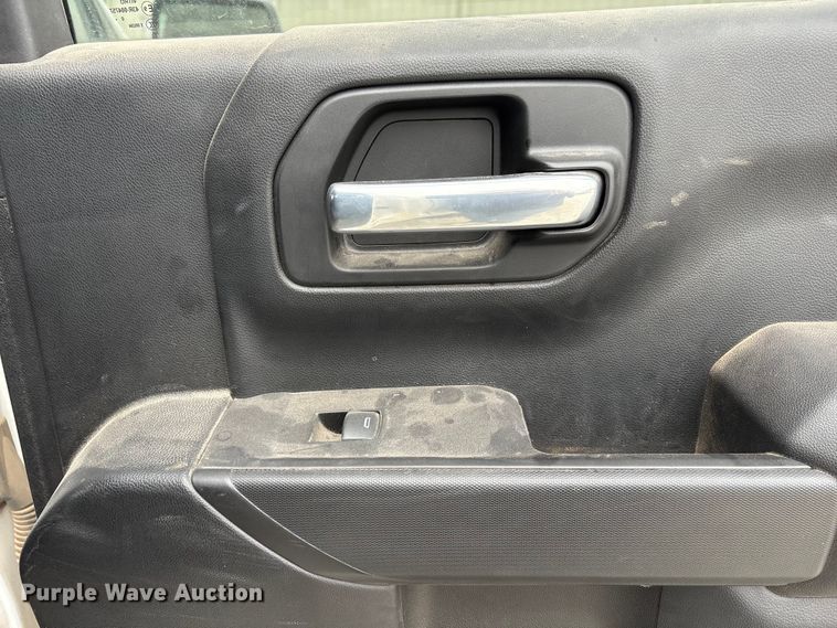 image for item FG2822 2021 Chevrolet Silverado 1500 Crew Cab pickup truck