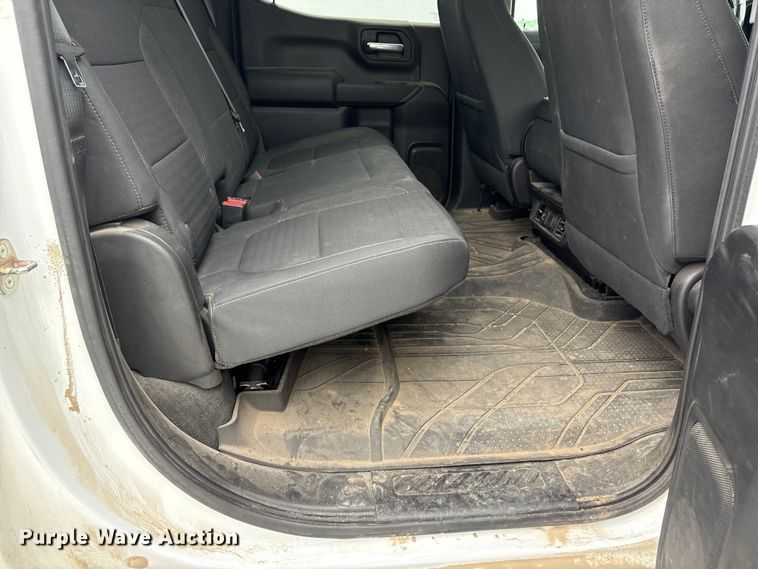 image for item FG2822 2021 Chevrolet Silverado 1500 Crew Cab pickup truck