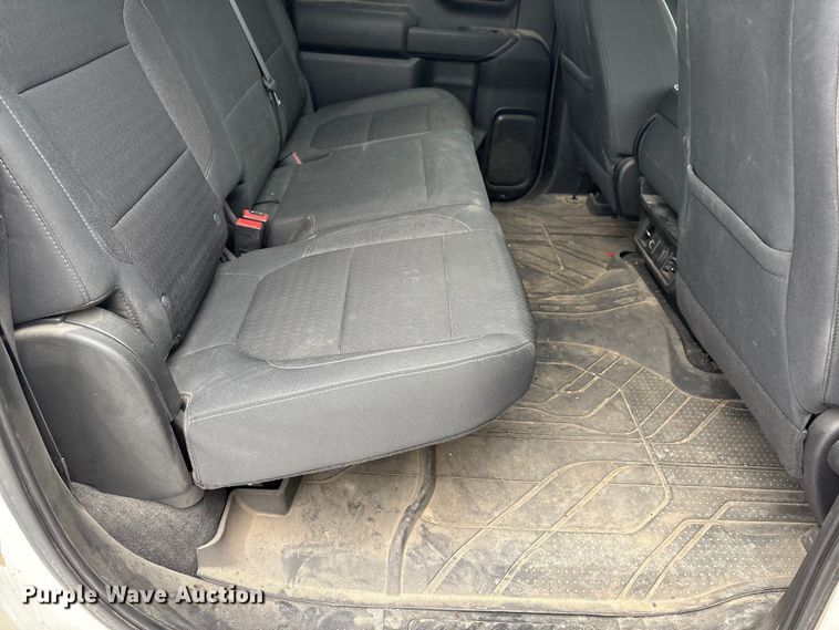 image for item FG2822 2021 Chevrolet Silverado 1500 Crew Cab pickup truck