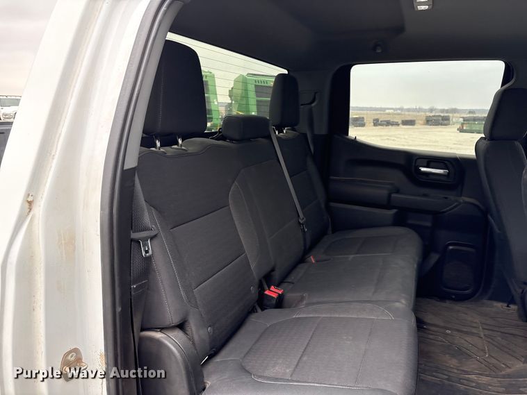 image for item FG2822 2021 Chevrolet Silverado 1500 Crew Cab pickup truck