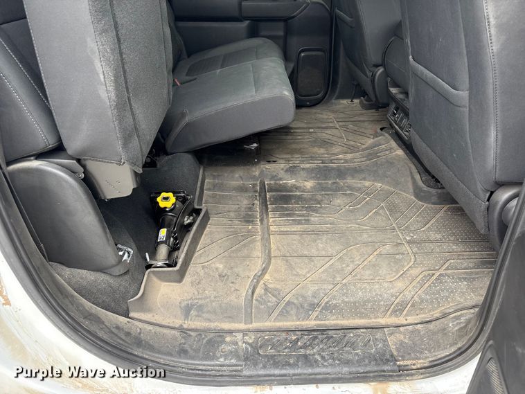 image for item FG2822 2021 Chevrolet Silverado 1500 Crew Cab pickup truck