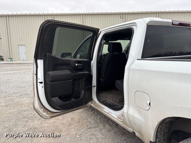 image for item FG2822 2021 Chevrolet Silverado 1500 Crew Cab pickup truck