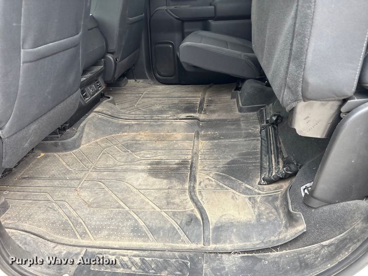 image for item FG2822 2021 Chevrolet Silverado 1500 Crew Cab pickup truck