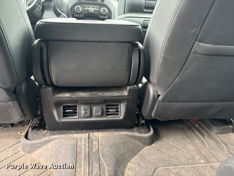 image for item FG2822 2021 Chevrolet Silverado 1500 Crew Cab pickup truck