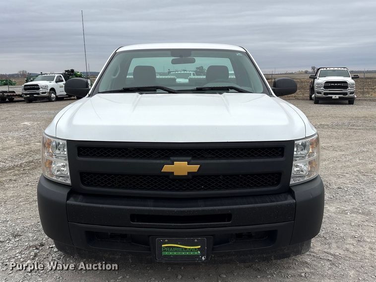 image for item FG2823 2013 Chevrolet Silverado 1500 pickup truck