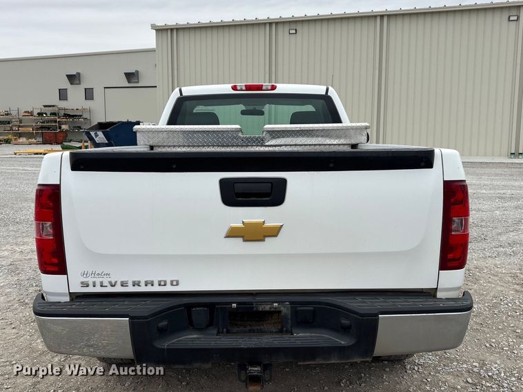 image for item FG2823 2013 Chevrolet Silverado 1500 pickup truck