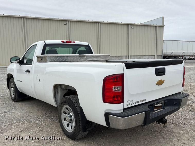image for item FG2823 2013 Chevrolet Silverado 1500 pickup truck
