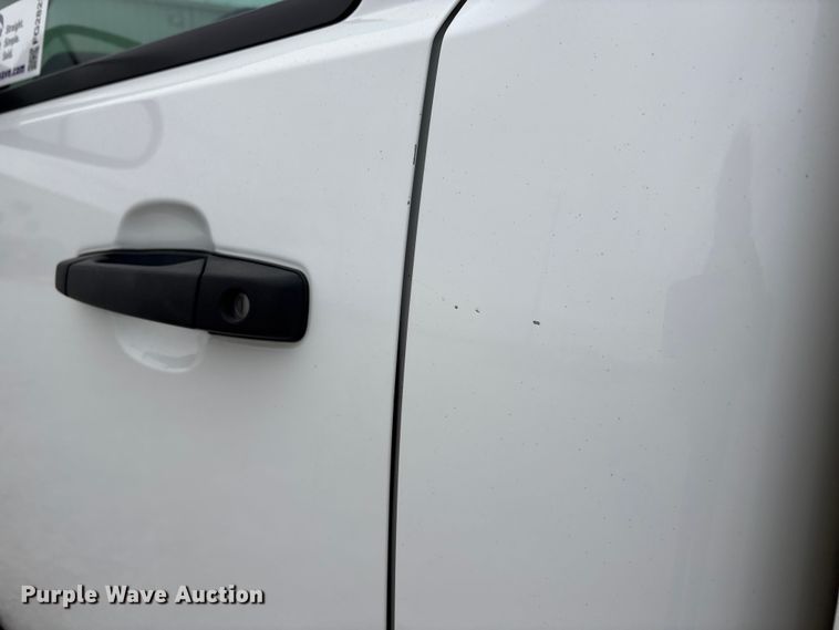 image for item FG2823 2013 Chevrolet Silverado 1500 pickup truck