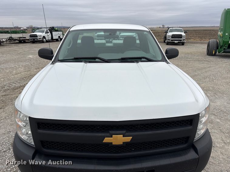 image for item FG2823 2013 Chevrolet Silverado 1500 pickup truck