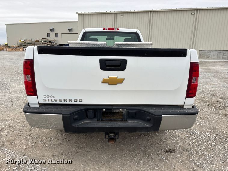 image for item FG2823 2013 Chevrolet Silverado 1500 pickup truck