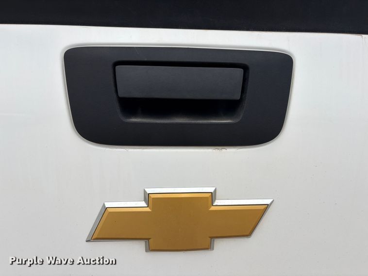 image for item FG2823 2013 Chevrolet Silverado 1500 pickup truck