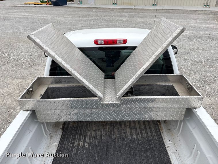 image for item FG2823 2013 Chevrolet Silverado 1500 pickup truck