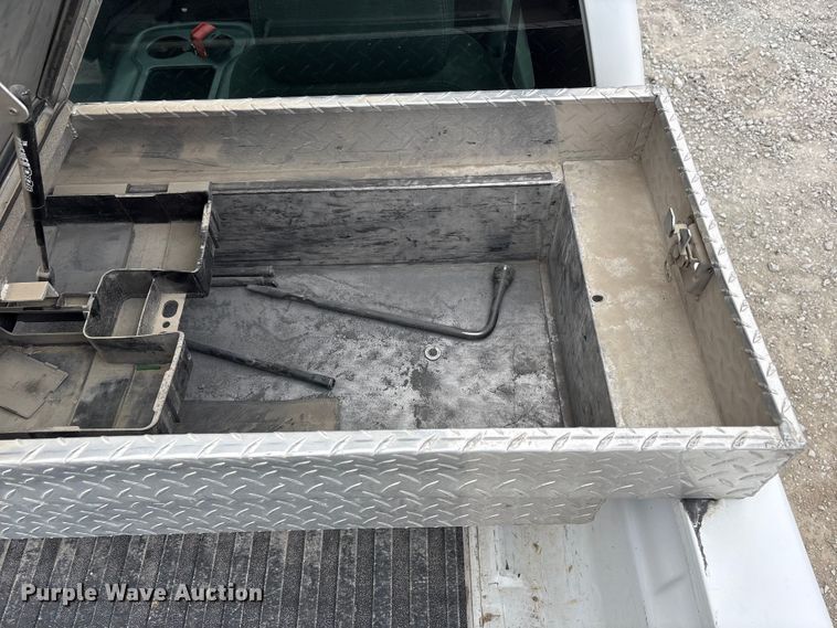 image for item FG2823 2013 Chevrolet Silverado 1500 pickup truck