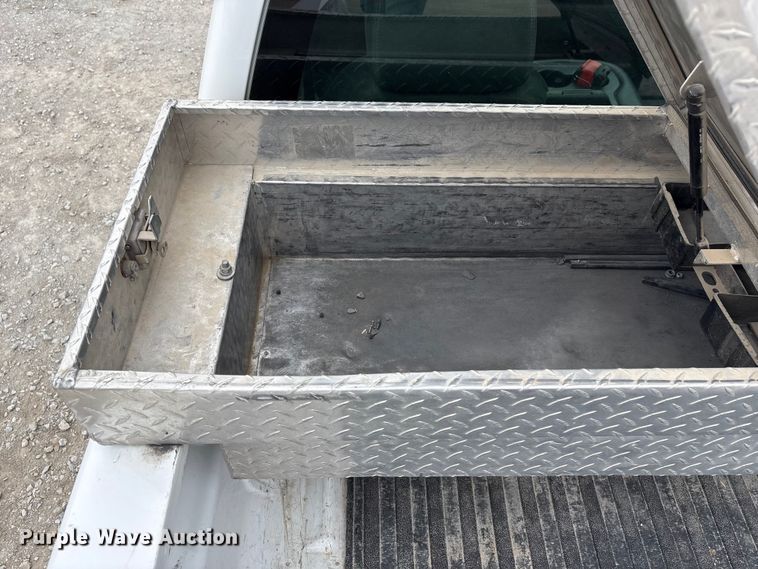 image for item FG2823 2013 Chevrolet Silverado 1500 pickup truck