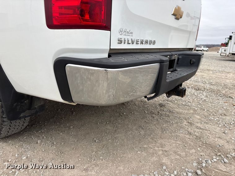 image for item FG2823 2013 Chevrolet Silverado 1500 pickup truck