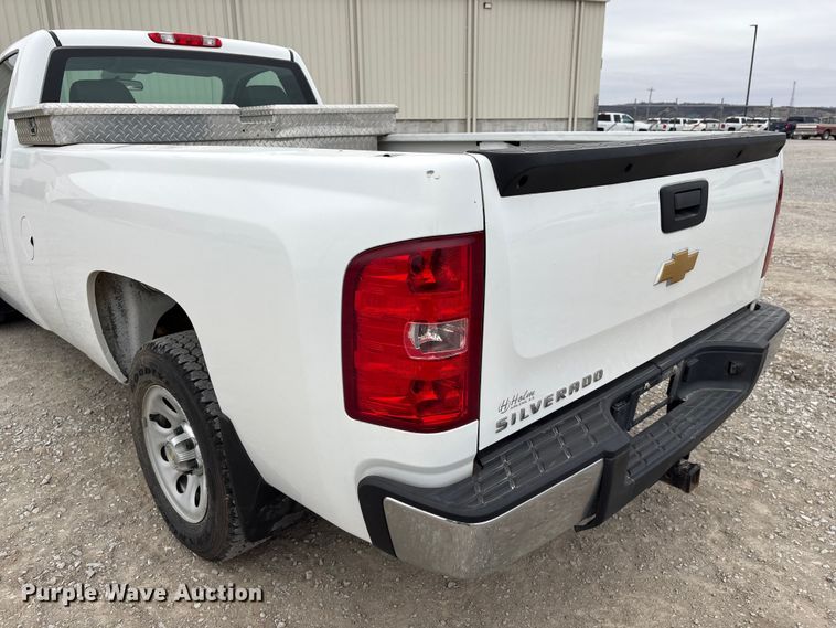 image for item FG2823 2013 Chevrolet Silverado 1500 pickup truck