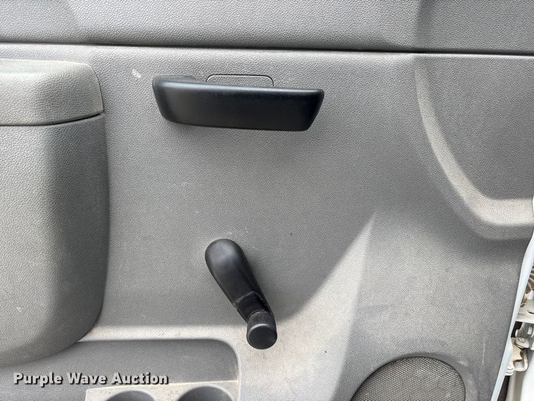 image for item FG2823 2013 Chevrolet Silverado 1500 pickup truck