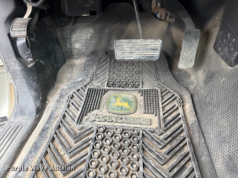 image for item FG2823 2013 Chevrolet Silverado 1500 pickup truck