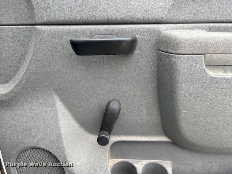 image for item FG2823 2013 Chevrolet Silverado 1500 pickup truck