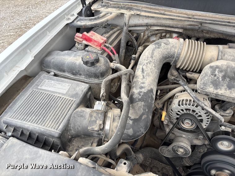 image for item FG2823 2013 Chevrolet Silverado 1500 pickup truck