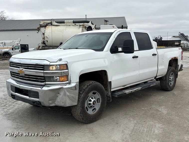 image for item FG2826 2016 Chevrolet Silverado 2500HD Crew Cab pickup truck
