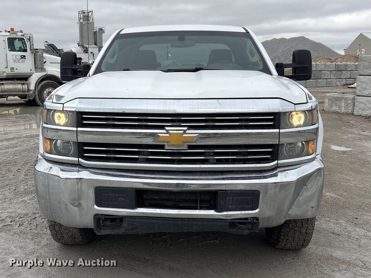image for item FG2826 2016 Chevrolet Silverado 2500HD Crew Cab pickup truck