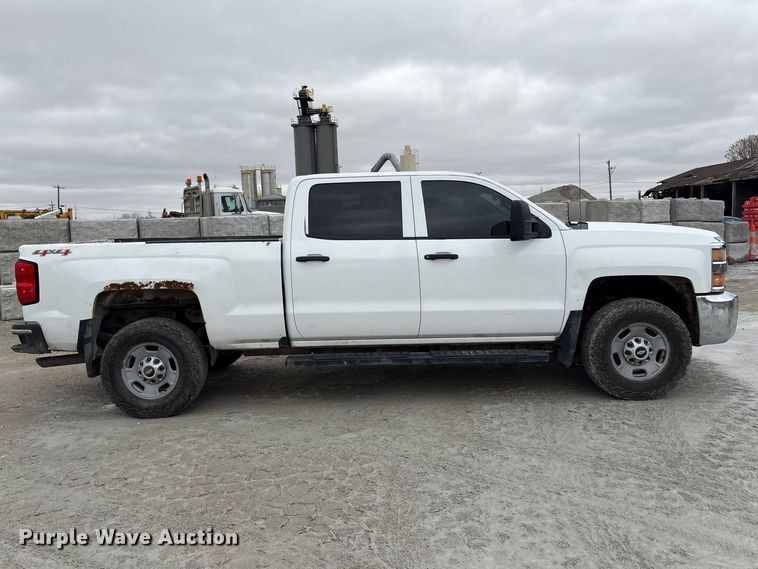 image for item FG2826 2016 Chevrolet Silverado 2500HD Crew Cab pickup truck