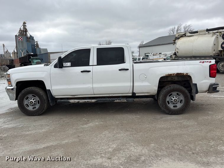 image for item FG2826 2016 Chevrolet Silverado 2500HD Crew Cab pickup truck