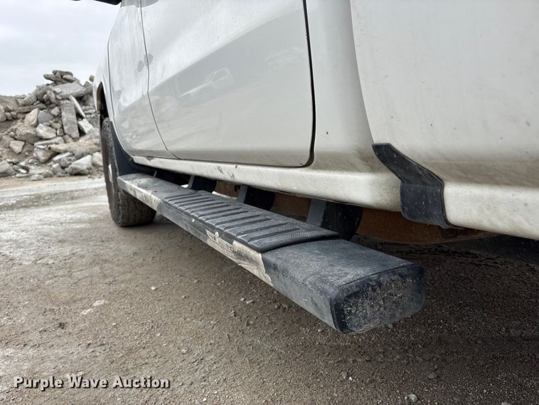 image for item FG2826 2016 Chevrolet Silverado 2500HD Crew Cab pickup truck