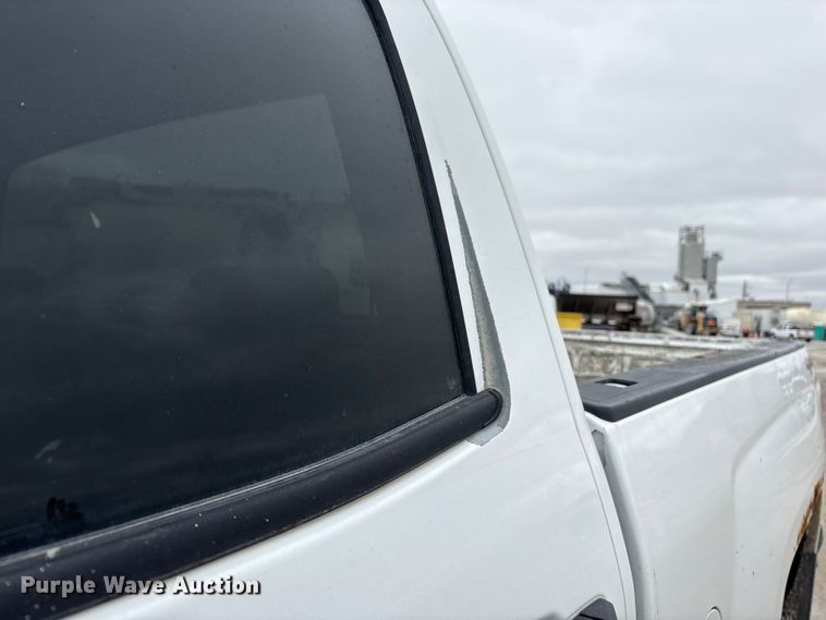 image for item FG2826 2016 Chevrolet Silverado 2500HD Crew Cab pickup truck