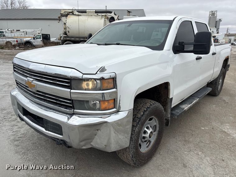 image for item FG2826 2016 Chevrolet Silverado 2500HD Crew Cab pickup truck