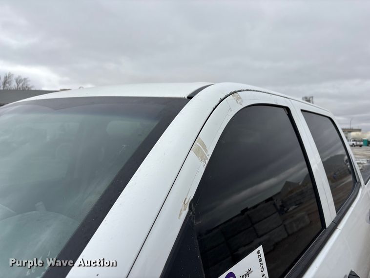 image for item FG2826 2016 Chevrolet Silverado 2500HD Crew Cab pickup truck