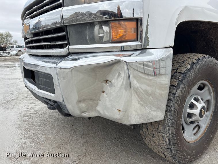 image for item FG2826 2016 Chevrolet Silverado 2500HD Crew Cab pickup truck