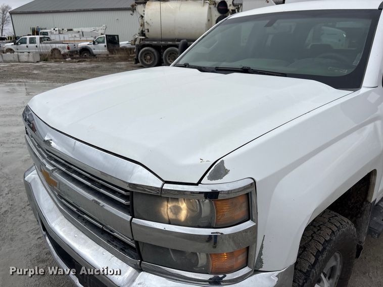 image for item FG2826 2016 Chevrolet Silverado 2500HD Crew Cab pickup truck