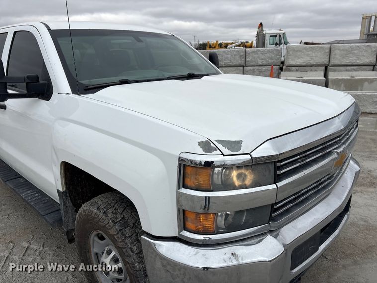 image for item FG2826 2016 Chevrolet Silverado 2500HD Crew Cab pickup truck