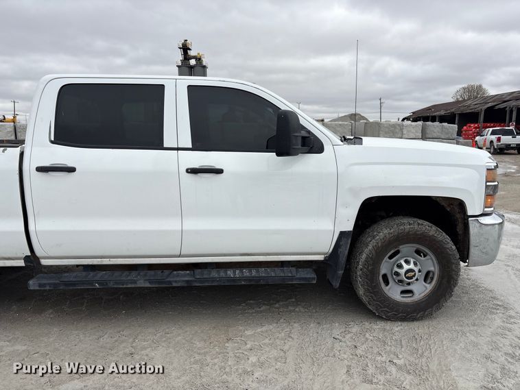 image for item FG2826 2016 Chevrolet Silverado 2500HD Crew Cab pickup truck