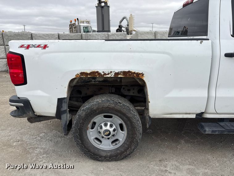 image for item FG2826 2016 Chevrolet Silverado 2500HD Crew Cab pickup truck