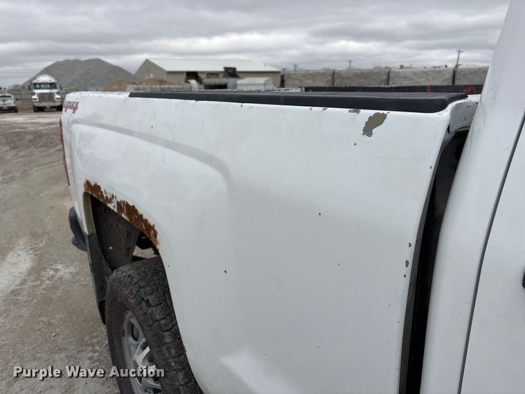 image for item FG2826 2016 Chevrolet Silverado 2500HD Crew Cab pickup truck