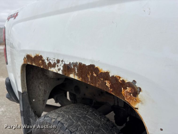 image for item FG2826 2016 Chevrolet Silverado 2500HD Crew Cab pickup truck