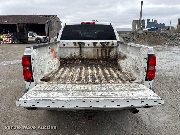 image for item FG2826 2016 Chevrolet Silverado 2500HD Crew Cab pickup truck