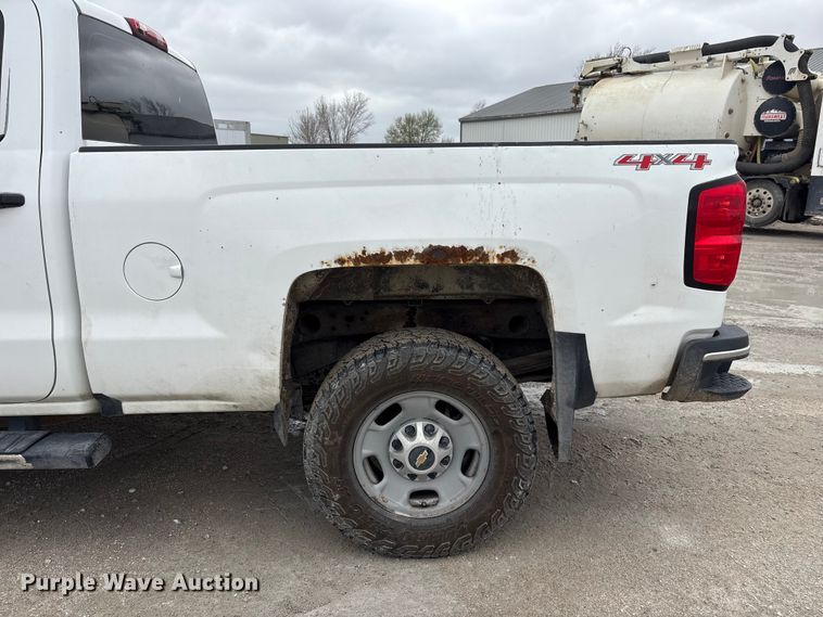 image for item FG2826 2016 Chevrolet Silverado 2500HD Crew Cab pickup truck