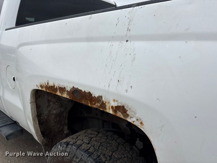 image for item FG2826 2016 Chevrolet Silverado 2500HD Crew Cab pickup truck