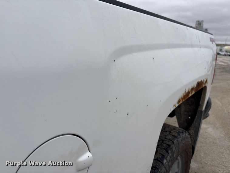 image for item FG2826 2016 Chevrolet Silverado 2500HD Crew Cab pickup truck