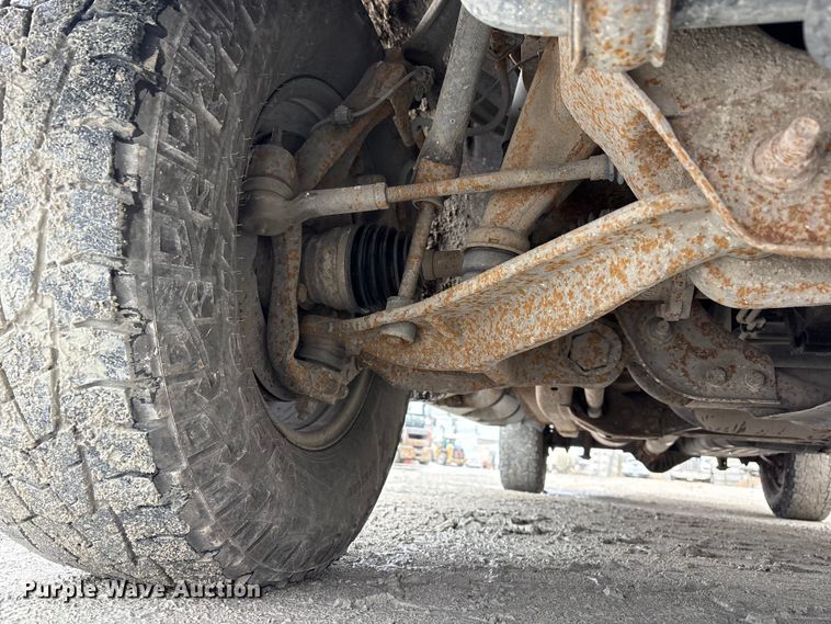 image for item FG2826 2016 Chevrolet Silverado 2500HD Crew Cab pickup truck