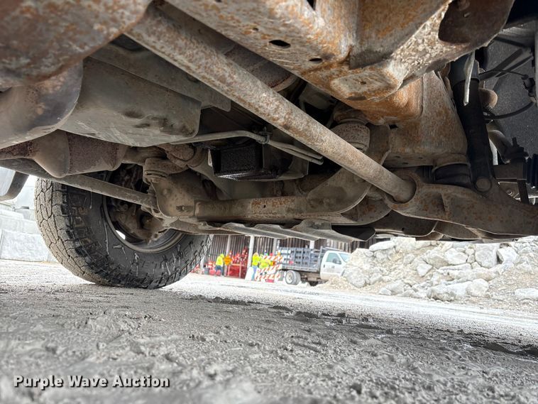 image for item FG2826 2016 Chevrolet Silverado 2500HD Crew Cab pickup truck