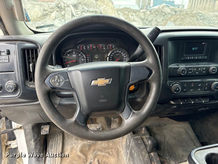 image for item FG2826 2016 Chevrolet Silverado 2500HD Crew Cab pickup truck